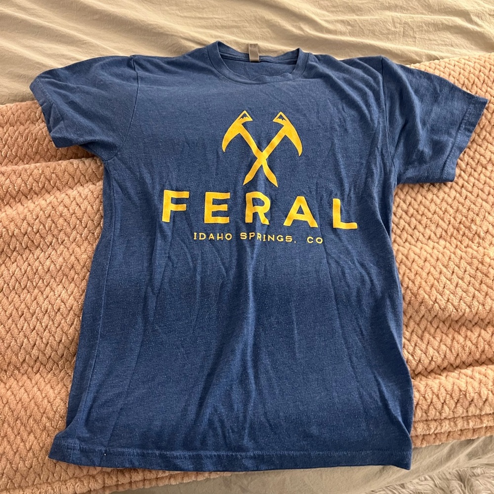 Feral women’s tee
